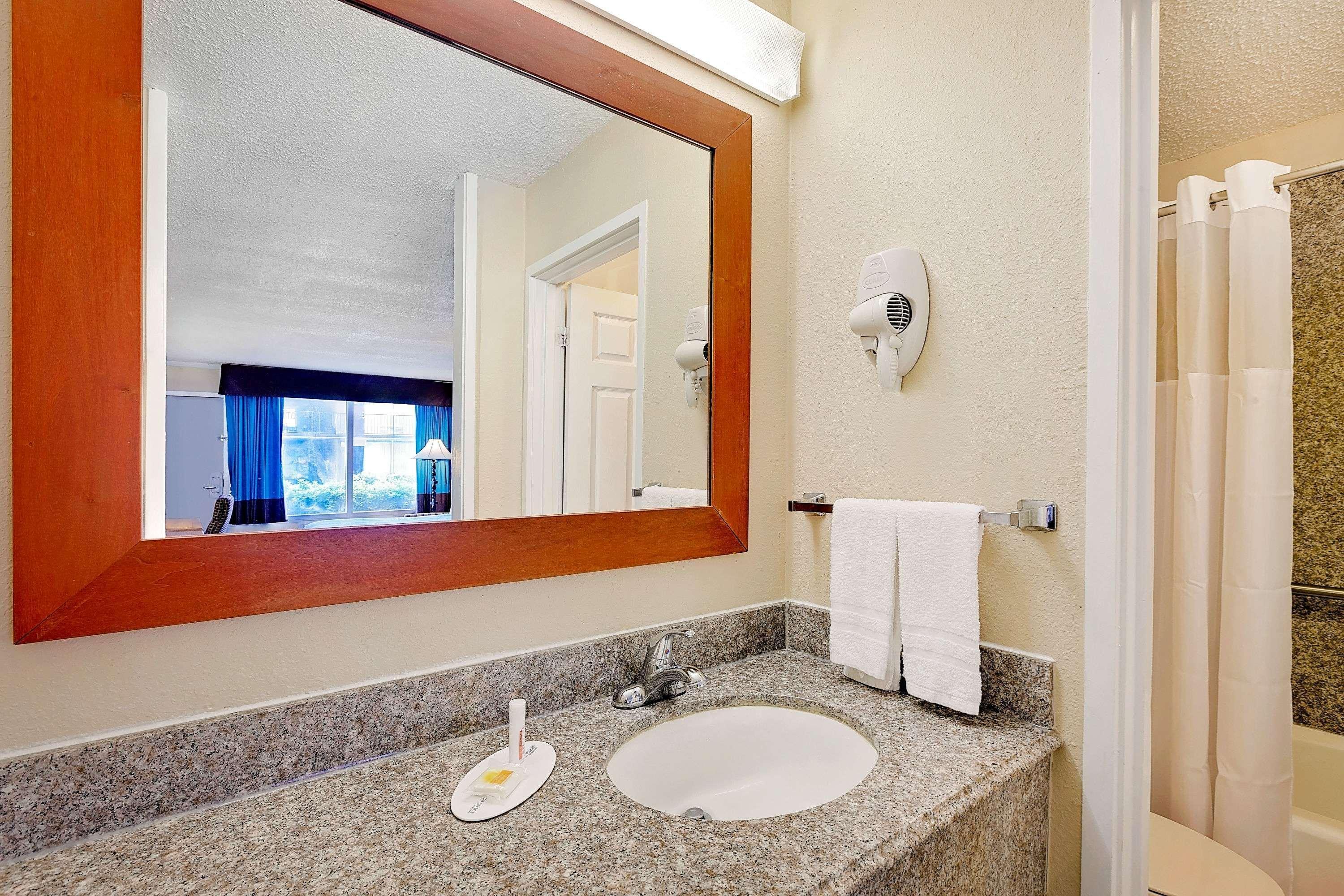Days Inn By Wyndham Lafayette Near Lafayette Airport Esterno foto